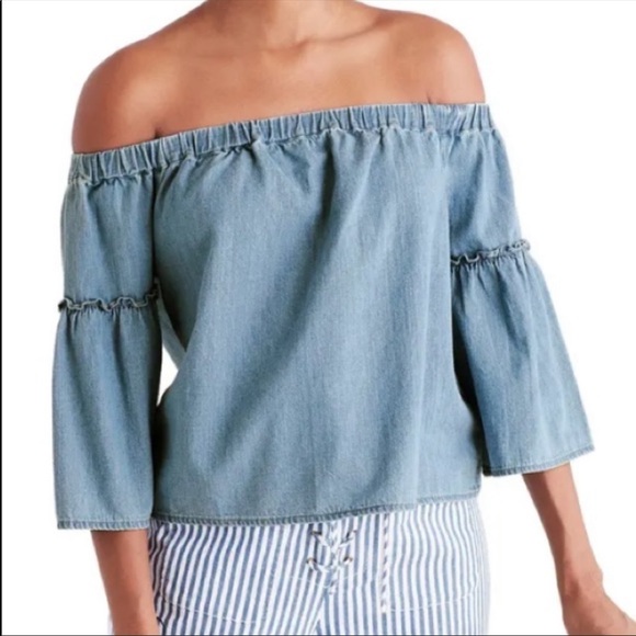 Madewell Tops - 𝅺✨5 for $25✨ Madewell azalea off the shoulder jean crop top